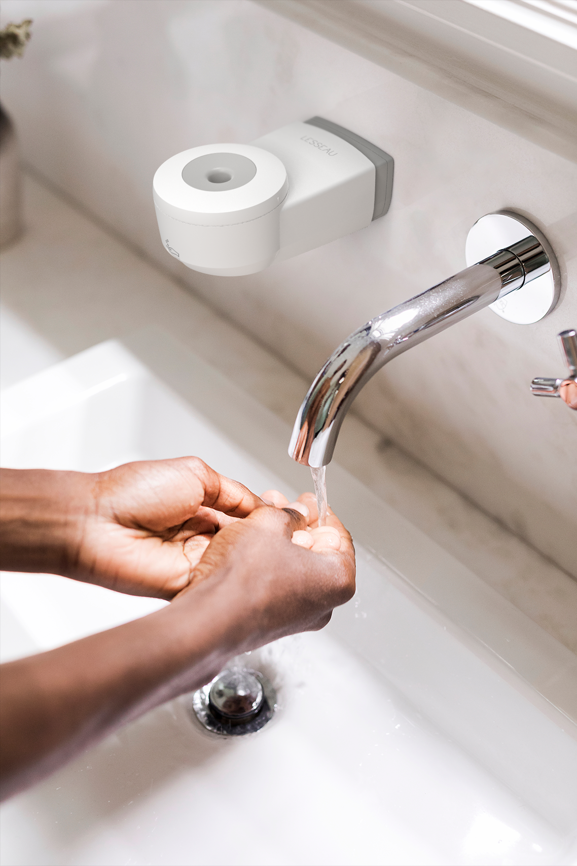 DISTRIBUTEUR AUTOMATIQUE DE PAIN DE SAVON LESSEAU BY DIVERSEY BLANC