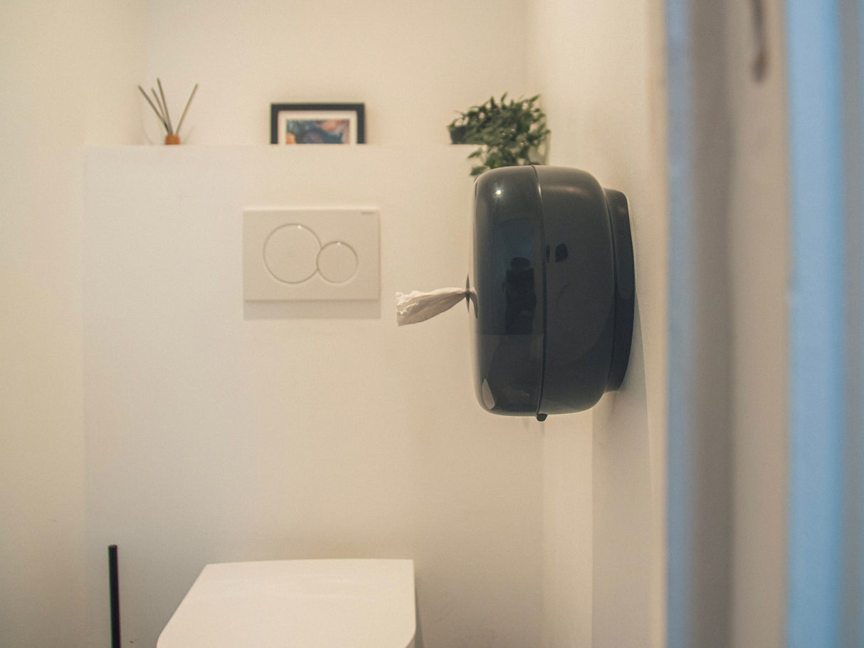 DISTRIBUTEUR DE PAPIER TOILETTE À DÉVIDAGE CENTRAL TORK SMARTONE® T8 NOIR
