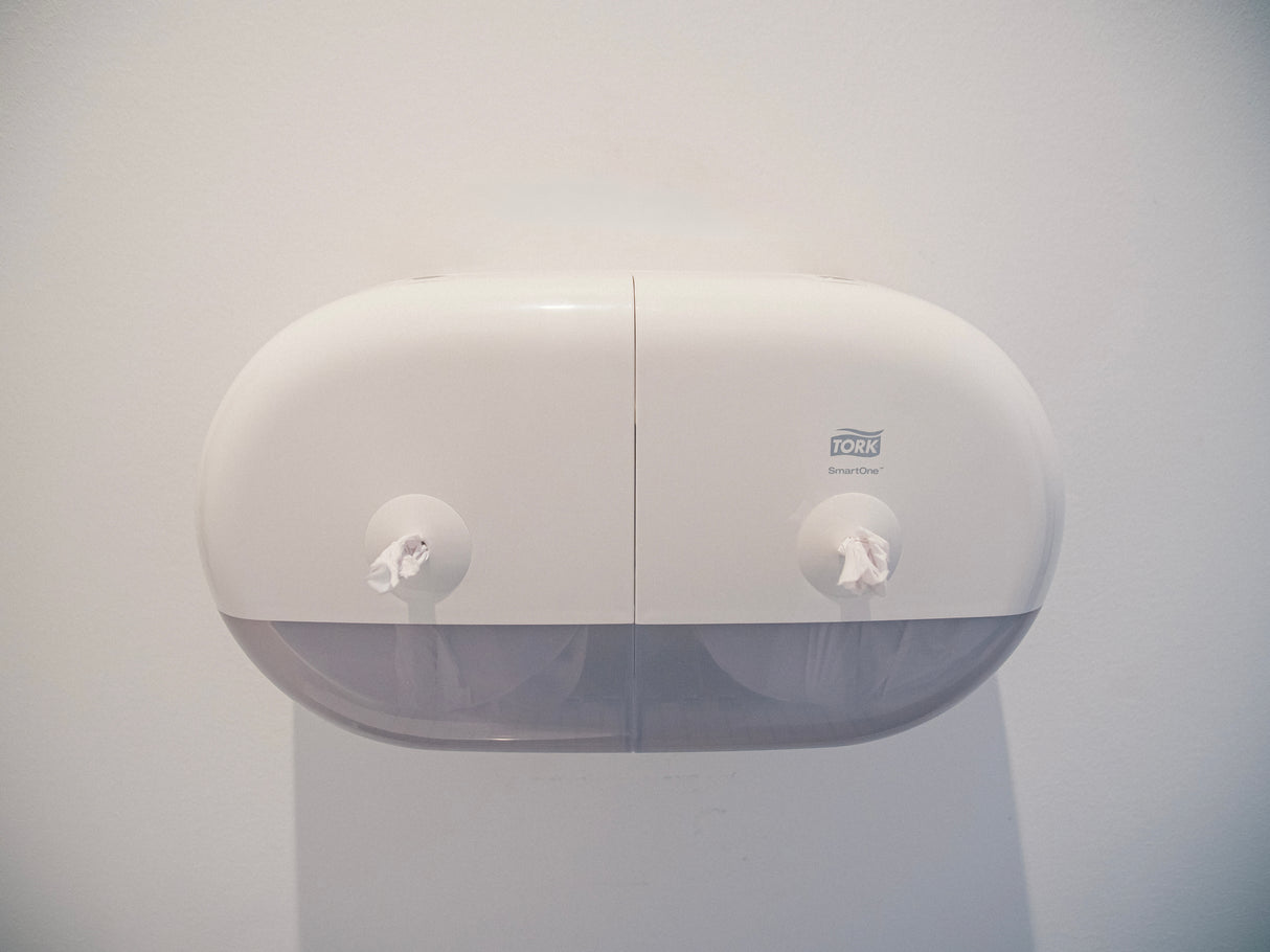 DISTRIBUTEUR DE PAPIER TOILETTE À DÉVIDAGE CENTRAL TORK SMARTONE® MINI DOUBLE T9 BLANC