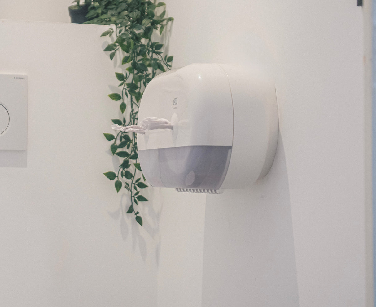 DISTRIBUTEUR DE PAPIER TOILETTE À DÉVIDAGE CENTRAL TORK SMARTONE® MINI DOUBLE T9 BLANC
