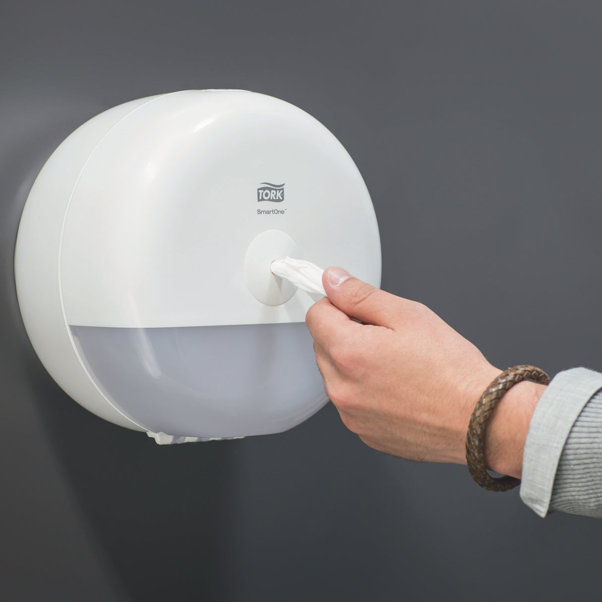 DISTRIBUTEUR DE PAPIER TOILETTE À DÉVIDAGE CENTRAL TORK SMARTONE® T9 BLANC