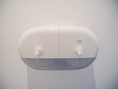 DISTRIBUTEUR DE PAPIER TOILETTE À DÉVIDAGE CENTRAL TORK SMARTONE® MINI DOUBLE T9 BLANC