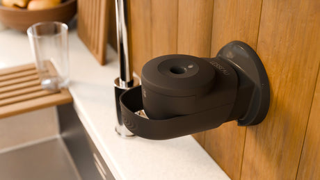 DISTRIBUTEUR MANUEL DE PAIN DE SAVON SOLIDE LESSEAU BY DIVERSEY NOIR